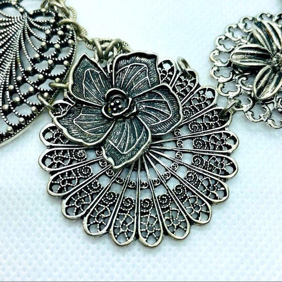 Premier Designs Silver Botanical Flower Floral Statement Necklace - Picture 6 of 7